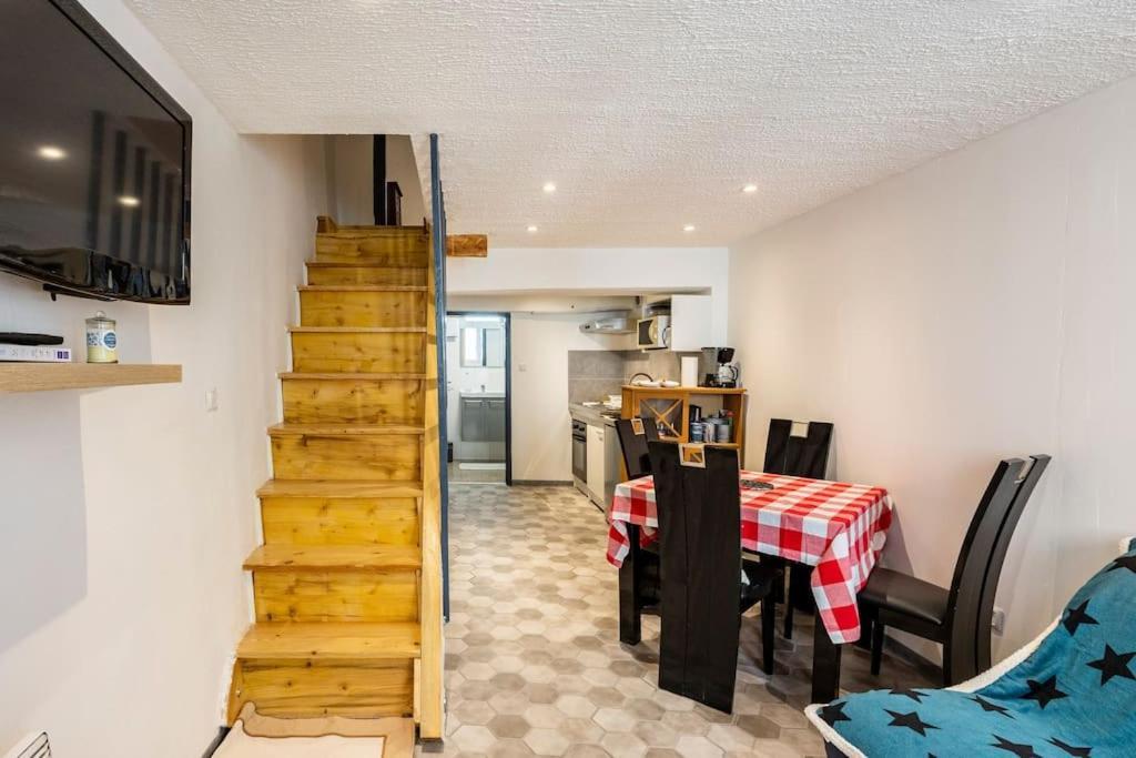 Maison Atypique Dans Circulade Bram Экстерьер фото