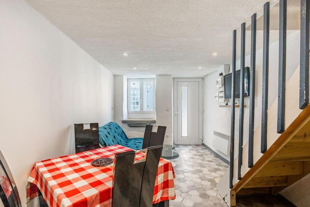 Maison Atypique Dans Circulade Bram Экстерьер фото