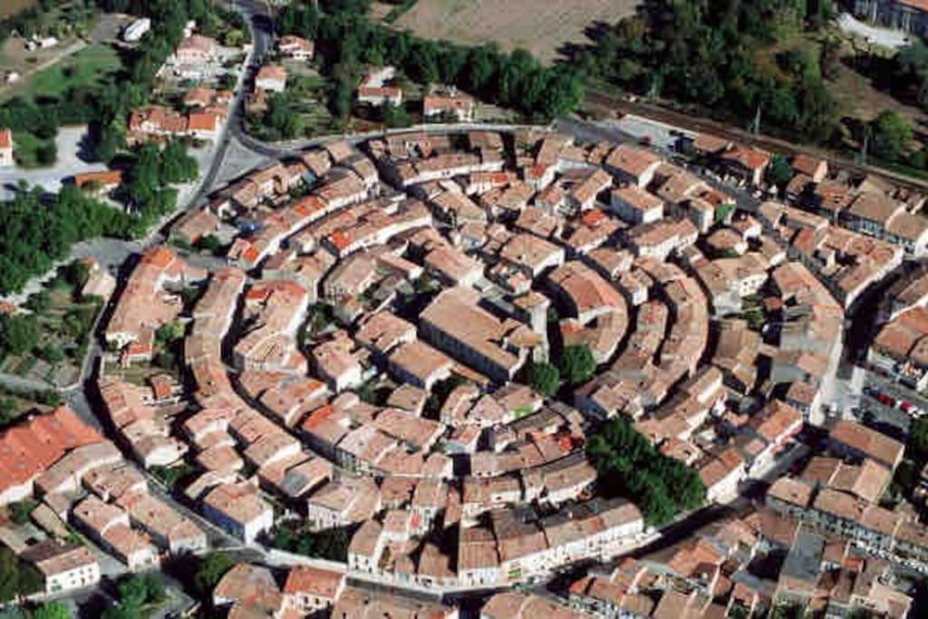 Maison Atypique Dans Circulade Bram Экстерьер фото